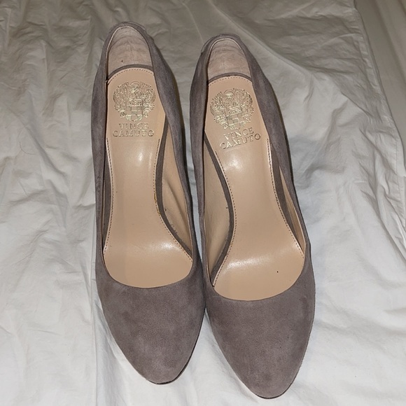 size 9.5 Vince Camuto heels - Picture 2 of 3
